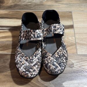 Bernie Mev Lulia Mary Jane Sandals – Women’s Size 39 – Gently Used